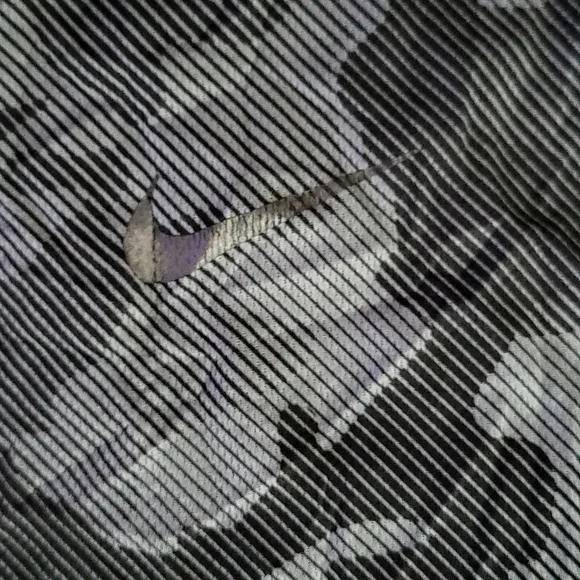 Nike Running Shirt - Picture 6 of 6